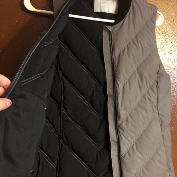 Rare Athleta Gray Reflective Vest - Picture 7 of 8
